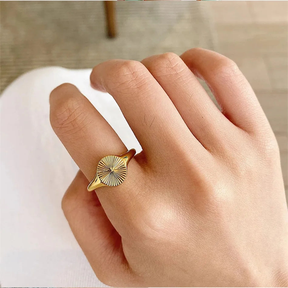 Wave Cut Ring